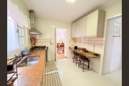 Casa à venda com 200m², 3 quartos e 2 vagasCozinha