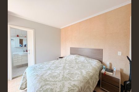 Casa à venda com 200m², 3 quartos e 2 vagasSuíte