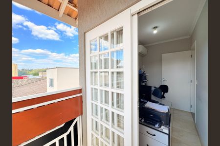 Casa à venda com 200m², 3 quartos e 2 vagasEscritório