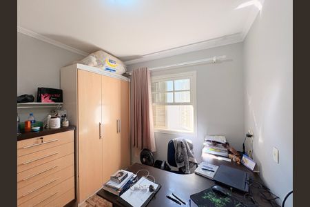 Casa à venda com 200m², 3 quartos e 2 vagasQuarto 2