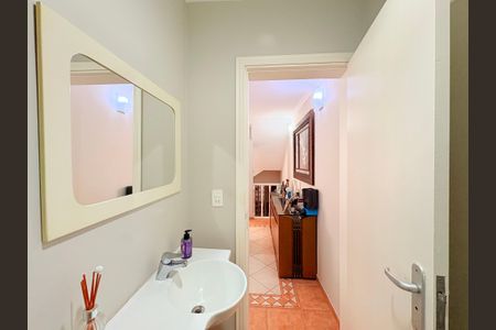 Casa à venda com 200m², 3 quartos e 2 vagasLavabo