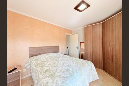 Casa à venda com 200m², 3 quartos e 2 vagasSuíte