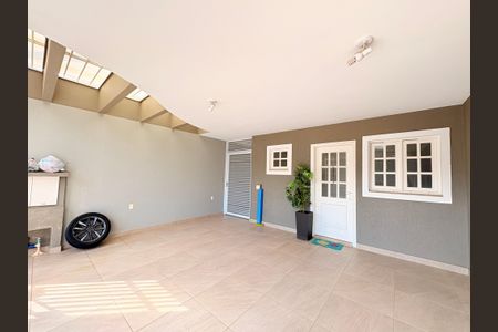 Casa à venda com 200m², 3 quartos e 2 vagasGaragem