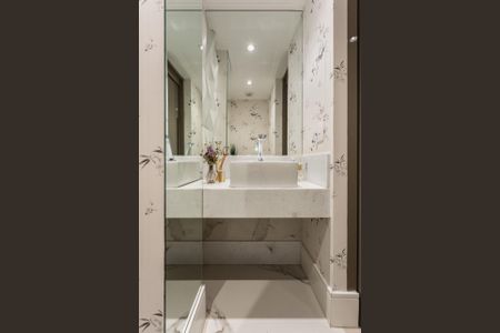 Apartamento à venda com 93m², 3 quartos e 2 vagas Apartamento à venda com 93m², 3 quartos e 2 vagasBanheiro da Suíte