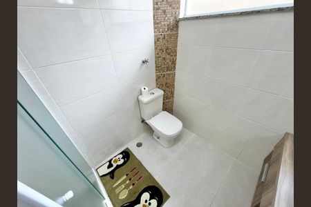 Casa à venda com 140m², 3 quartos e 2 vagas Casa à venda com 140m², 3 quartos e 2 vagasBanheiro