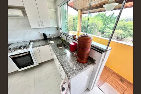 Casa à venda com 140m², 3 quartos e 2 vagas Casa à venda com 140m², 3 quartos e 2 vagasCozinha