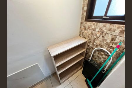 Casa à venda com 140m², 3 quartos e 2 vagas Casa à venda com 140m², 3 quartos e 2 vagasDespensa