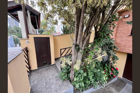 Casa à venda com 140m², 3 quartos e 2 vagas Casa à venda com 140m², 3 quartos e 2 vagasFachada