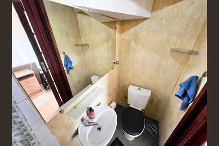 Casa à venda com 140m², 3 quartos e 2 vagas Casa à venda com 140m², 3 quartos e 2 vagasBanheiro 2