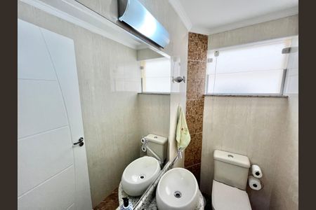 Casa à venda com 140m², 3 quartos e 2 vagas Casa à venda com 140m², 3 quartos e 2 vagasLavabo