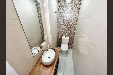 Casa à venda com 140m², 3 quartos e 2 vagas Casa à venda com 140m², 3 quartos e 2 vagasBanheiro da Suíte