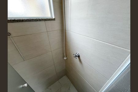 Casa à venda com 140m², 3 quartos e 2 vagas Casa à venda com 140m², 3 quartos e 2 vagasBanheiro da Suíte