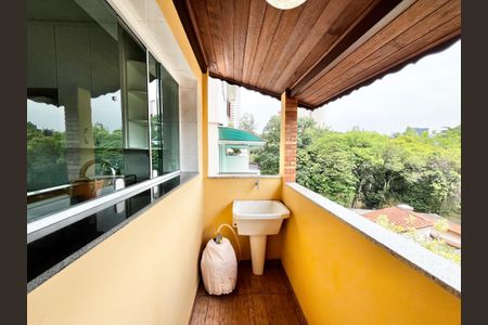 Casa à venda com 140m², 3 quartos e 2 vagas Casa à venda com 140m², 3 quartos e 2 vagasÁrea de Serviço