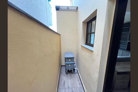 Casa à venda com 140m², 3 quartos e 2 vagas Casa à venda com 140m², 3 quartos e 2 vagasCorredor Externo