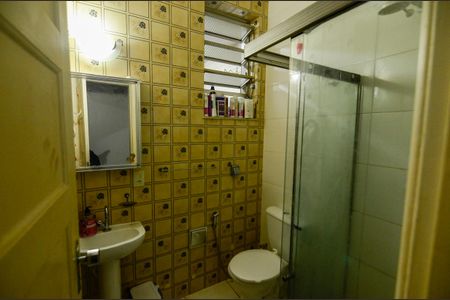 Casa à venda com 229m², 5 quartos e 3 vagasBanheiro 2