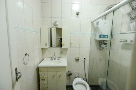 Casa à venda com 229m², 5 quartos e 3 vagasBanheiro 1