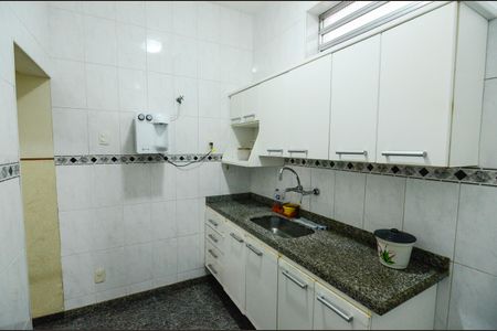 Casa à venda com 229m², 5 quartos e 3 vagasCozinha 2