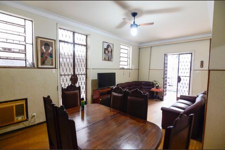 Casa à venda com 229m², 5 quartos e 3 vagasSala 1