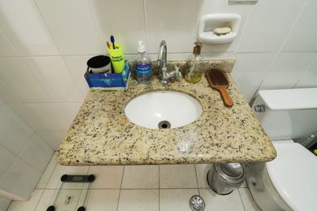 Apartamento à venda com 75m², 3 quartos e 1 vaga Apartamento à venda com 75m², 3 quartos e 1 vagaBanheiro Social