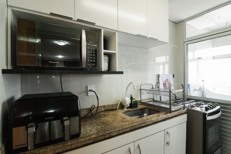 Apartamento à venda com 75m², 3 quartos e 1 vaga Apartamento à venda com 75m², 3 quartos e 1 vagaCozinha e Área de Serviço