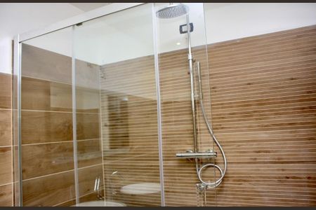 Casa à venda com 1042m², 4 quartos e 3 vagasBanheiro 2