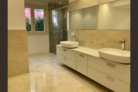 Casa à venda com 1042m², 4 quartos e 3 vagasBanheiro 2