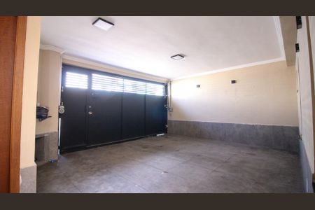 Casa à venda com 161m², 3 quartos e 2 vagas