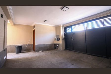 Casa à venda com 161m², 3 quartos e 2 vagas
