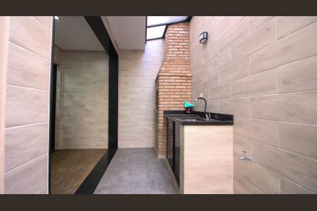 Casa à venda com 161m², 3 quartos e 2 vagas