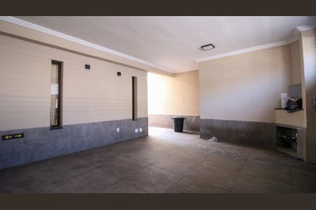 Casa à venda com 161m², 3 quartos e 2 vagas