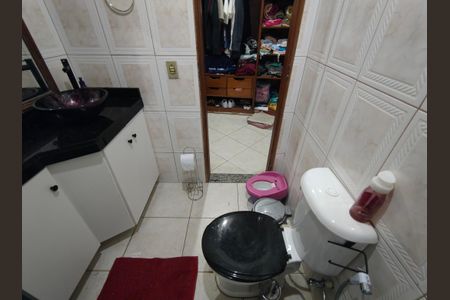 Casa à venda com 210m², 4 quartos e 1 vagaBanheiro Suite
