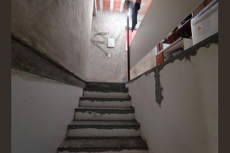 Casa à venda com 210m², 4 quartos e 1 vagaEscada Segundo Andar