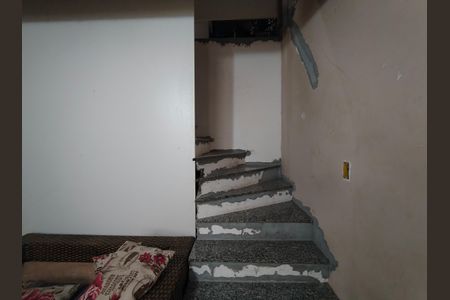 Casa à venda com 210m², 4 quartos e 1 vagaEscada Segundo Andar