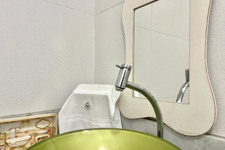 Casa à venda com 200m², 3 quartos e 4 vagas Casa à venda com 200m², 3 quartos e 4 vagasBanheiro Social