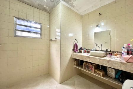 Casa à venda com 200m², 3 quartos e 4 vagas Casa à venda com 200m², 3 quartos e 4 vagasBanheiro da Suíte 2