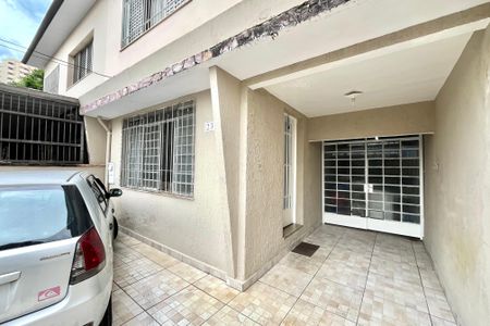 Casa à venda com 200m², 3 quartos e 4 vagas Casa à venda com 200m², 3 quartos e 4 vagasGaragem
