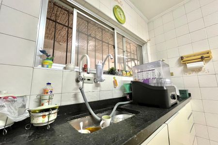 Casa à venda com 200m², 3 quartos e 4 vagas Casa à venda com 200m², 3 quartos e 4 vagasCozinha