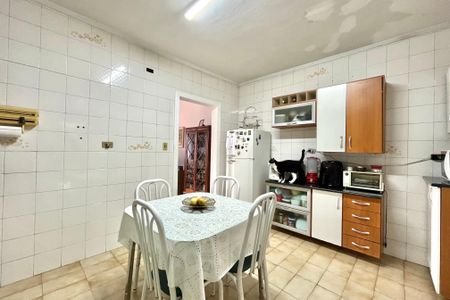 Casa à venda com 200m², 3 quartos e 4 vagas Casa à venda com 200m², 3 quartos e 4 vagasCozinha
