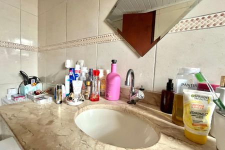 Casa à venda com 200m², 3 quartos e 4 vagas Casa à venda com 200m², 3 quartos e 4 vagasBanheiro da Suíte 1