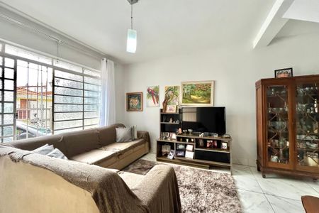 Casa à venda com 200m², 3 quartos e 4 vagas Casa à venda com 200m², 3 quartos e 4 vagasSala