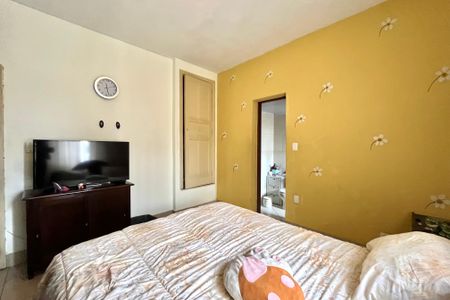 Casa à venda com 200m², 3 quartos e 4 vagas Casa à venda com 200m², 3 quartos e 4 vagasSuite 1