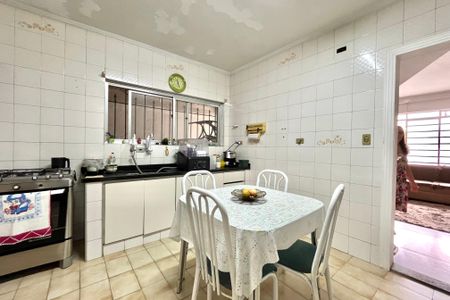 Casa à venda com 200m², 3 quartos e 4 vagas Casa à venda com 200m², 3 quartos e 4 vagasCozinha