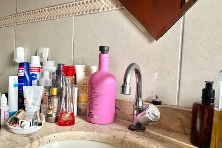 Casa à venda com 200m², 3 quartos e 4 vagas Casa à venda com 200m², 3 quartos e 4 vagasBanheiro da Suíte 1