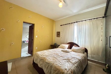 Casa à venda com 200m², 3 quartos e 4 vagas Casa à venda com 200m², 3 quartos e 4 vagasSuite 1