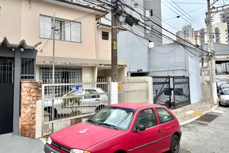 Casa à venda com 200m², 3 quartos e 4 vagas Casa à venda com 200m², 3 quartos e 4 vagasFachada