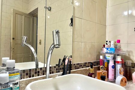 Casa à venda com 200m², 3 quartos e 4 vagas Casa à venda com 200m², 3 quartos e 4 vagasBanheiro da Suíte 2