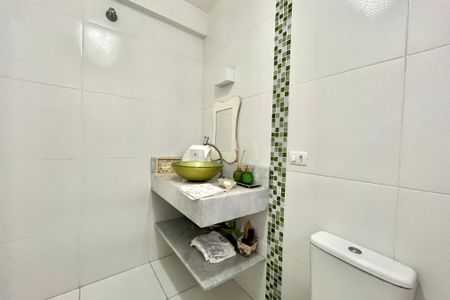 Casa à venda com 200m², 3 quartos e 4 vagas Casa à venda com 200m², 3 quartos e 4 vagasBanheiro Social