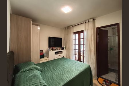 Casa à venda com 140m², 3 quartos e 2 vagasSuite