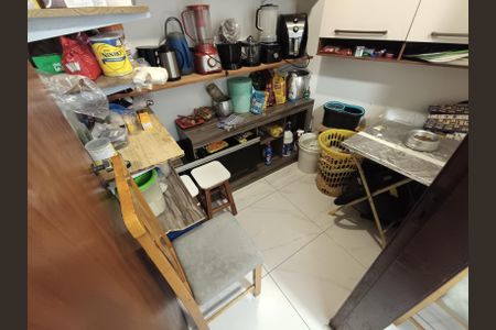 Casa à venda com 140m², 3 quartos e 2 vagasDespensa