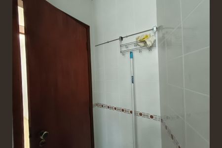 Casa à venda com 140m², 3 quartos e 2 vagasBanheiro Social